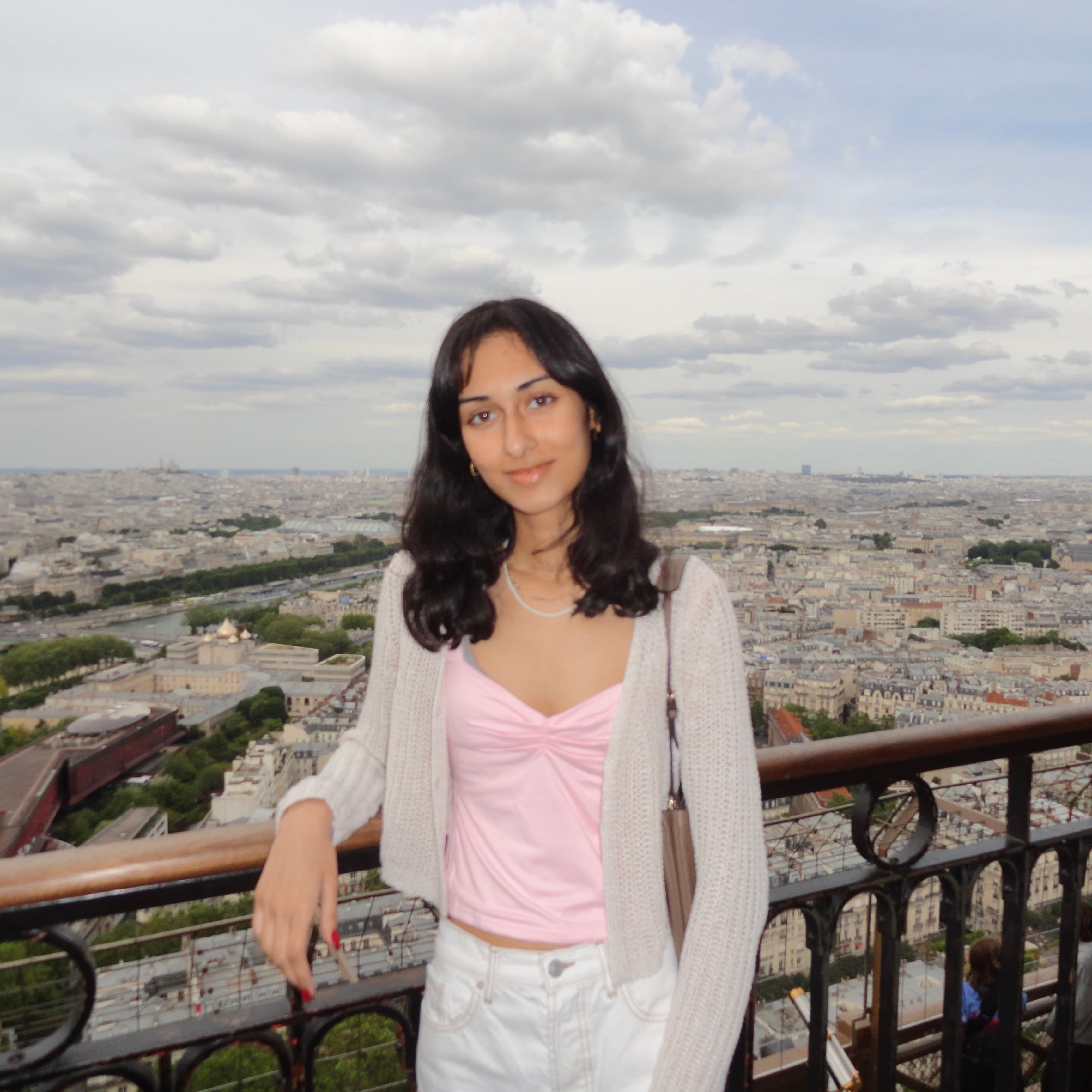 Headshot of Mansi Madhani